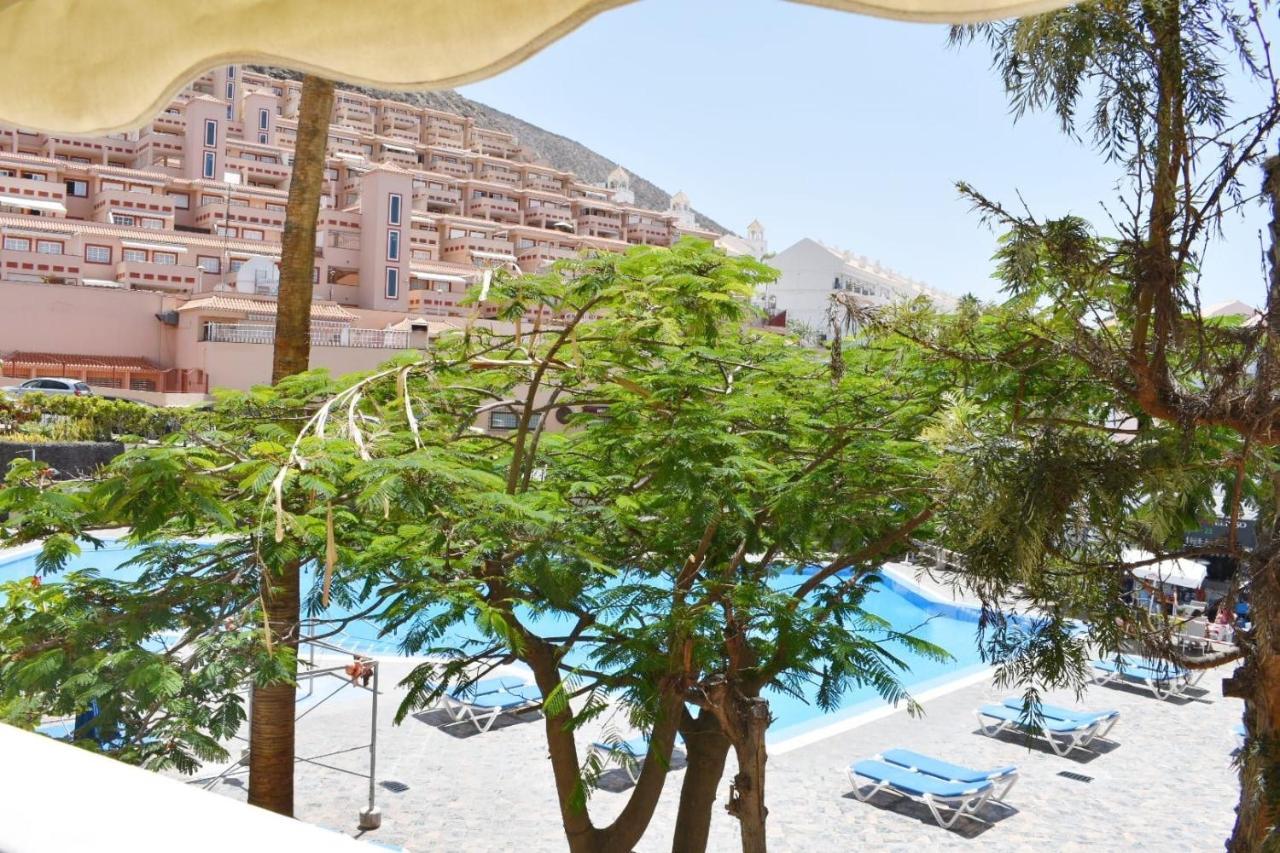 Castle Margherita'S Apartments Los Cristianos  Exterior photo