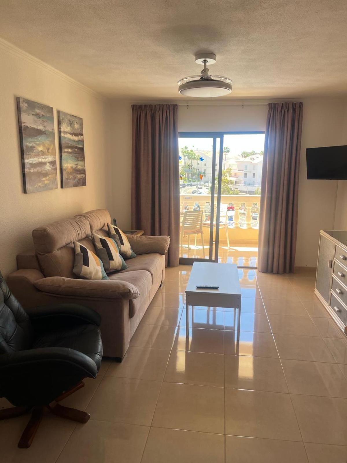 Castle Margherita'S Apartments Los Cristianos  Exterior photo